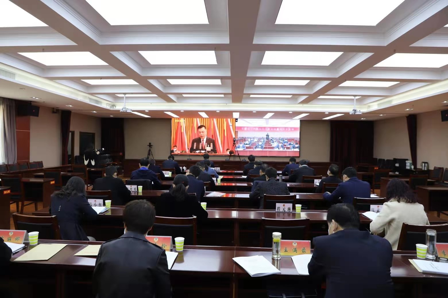 长治市“两会”开幕