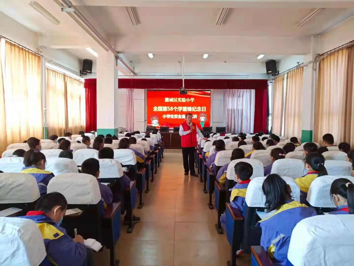 潞城区实验小学开展“学雷锋纪念日”宣讲活动