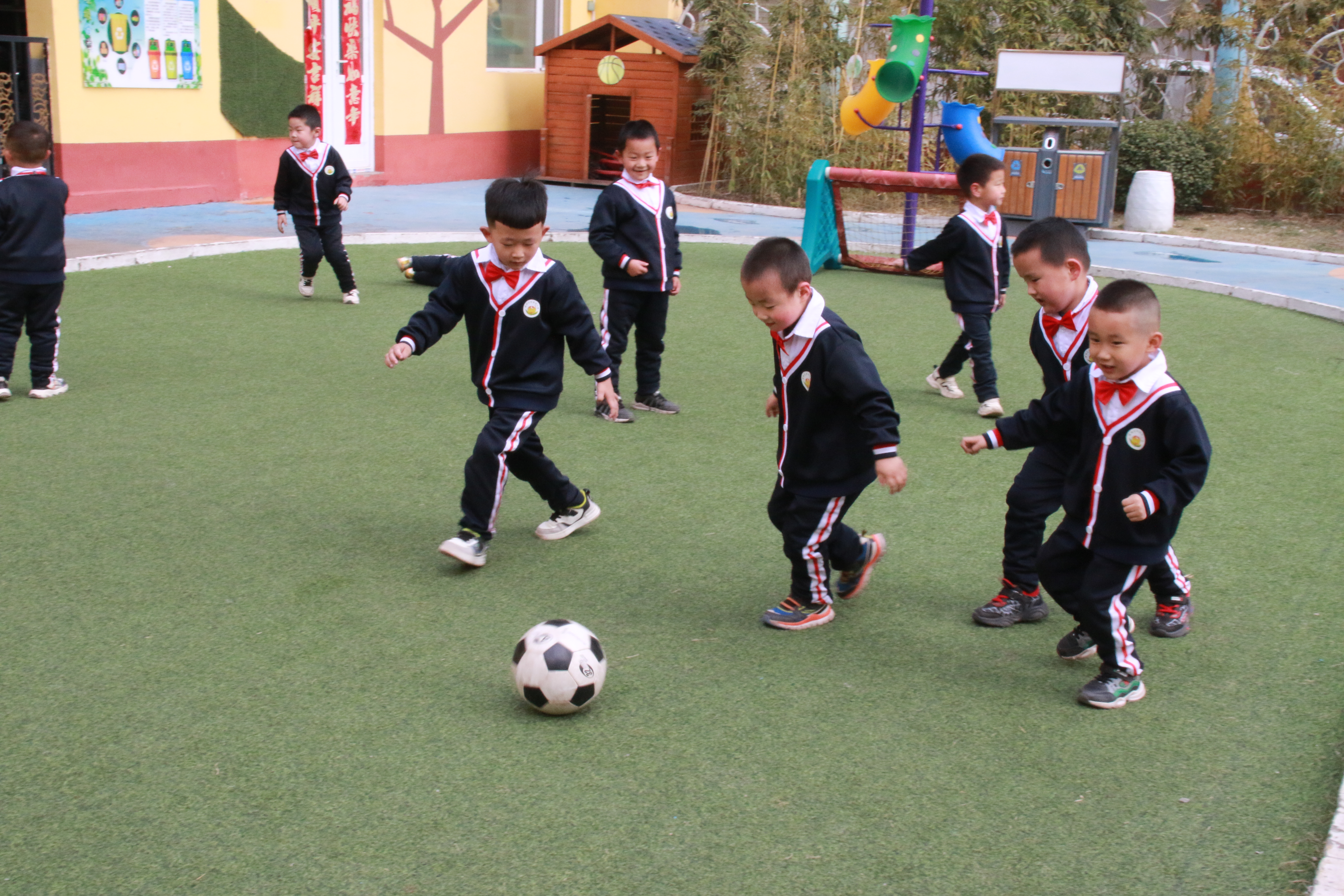 区教育局组织开展幼儿园游戏化课程现场观摩活动