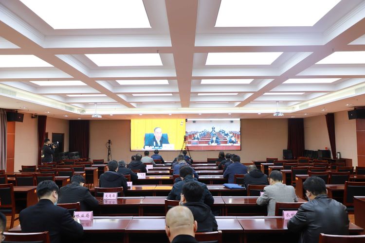 我区组织收听收看全省环境污染防治暨高铁高速沿线环境综合整治专项行动启动电视电话会