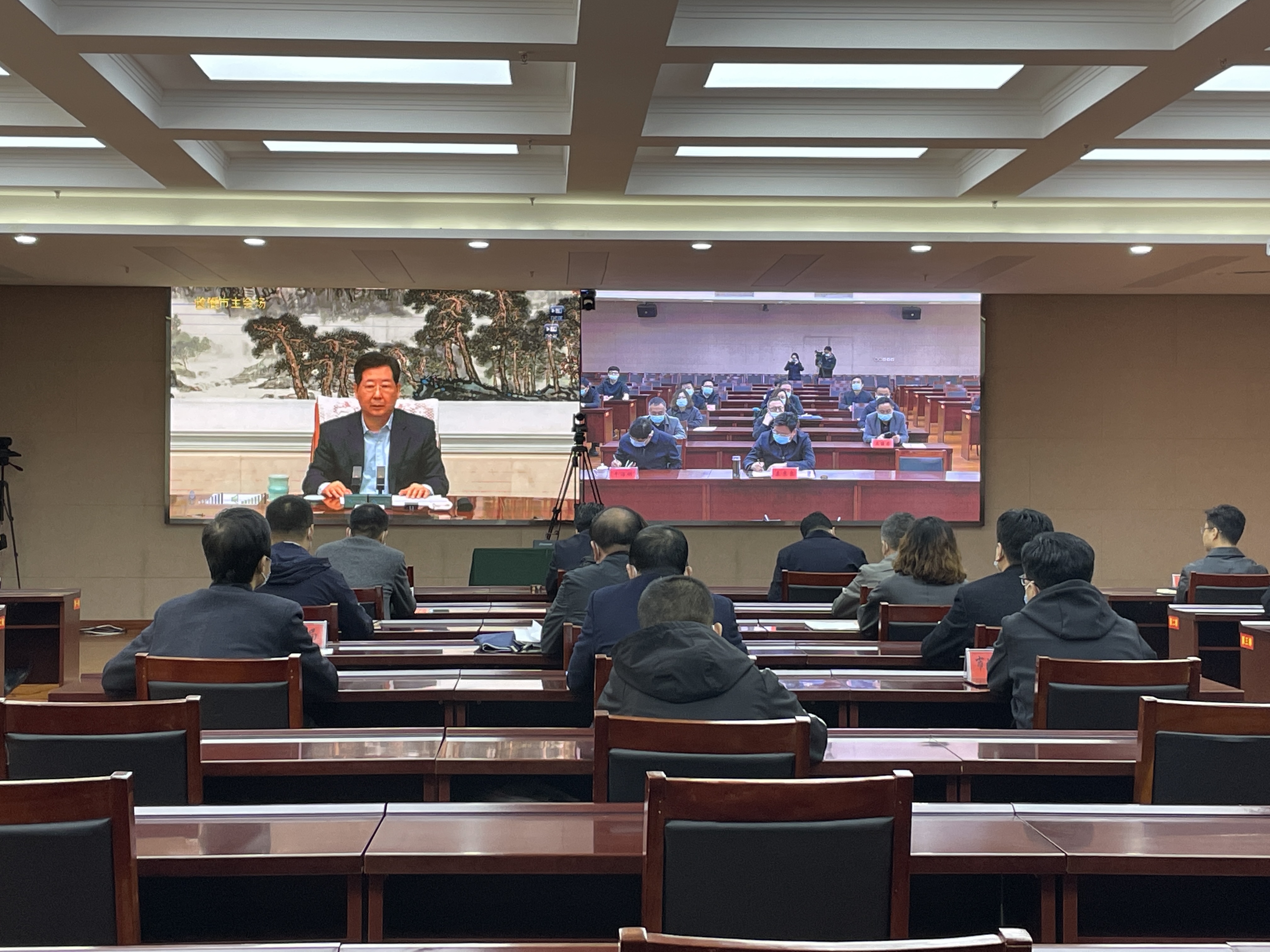 我区收听收看省委专题会议暨省疫情防控工作领导小组电视电话会议