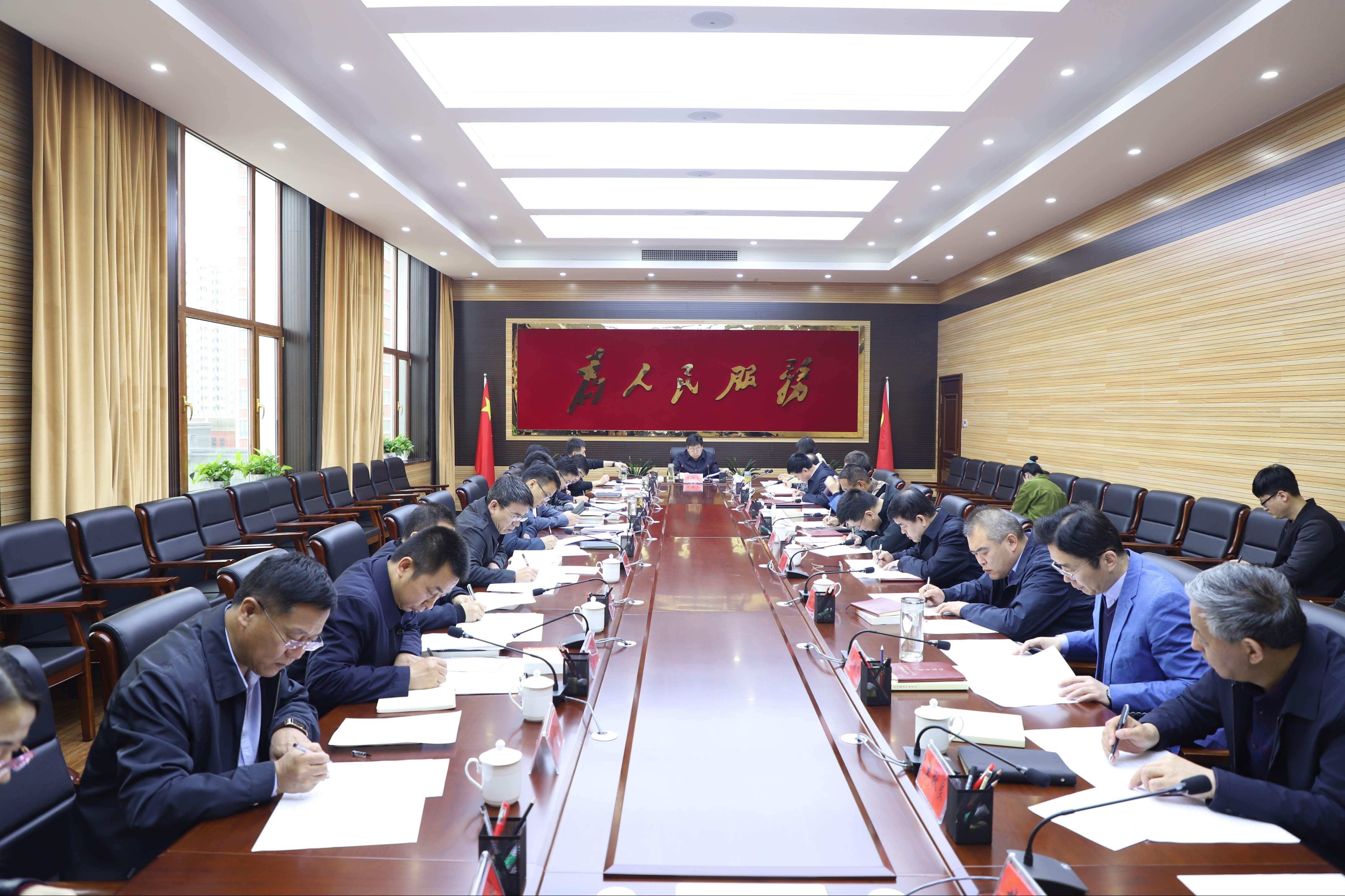 区委理论学习中心组第三次党史专题学习会召开