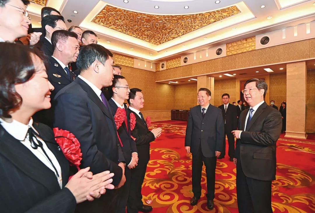 全省扫黑除恶专项斗争总结表彰大会召开