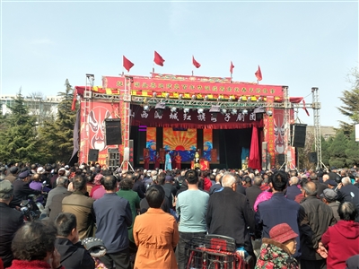 悠悠戏曲声 “醉倒”众乡亲