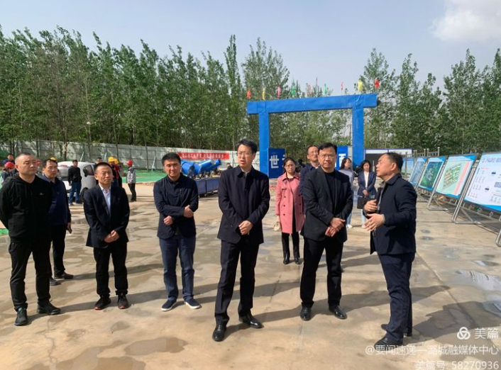 长治医学院党委书记李华荣在我区考察交流