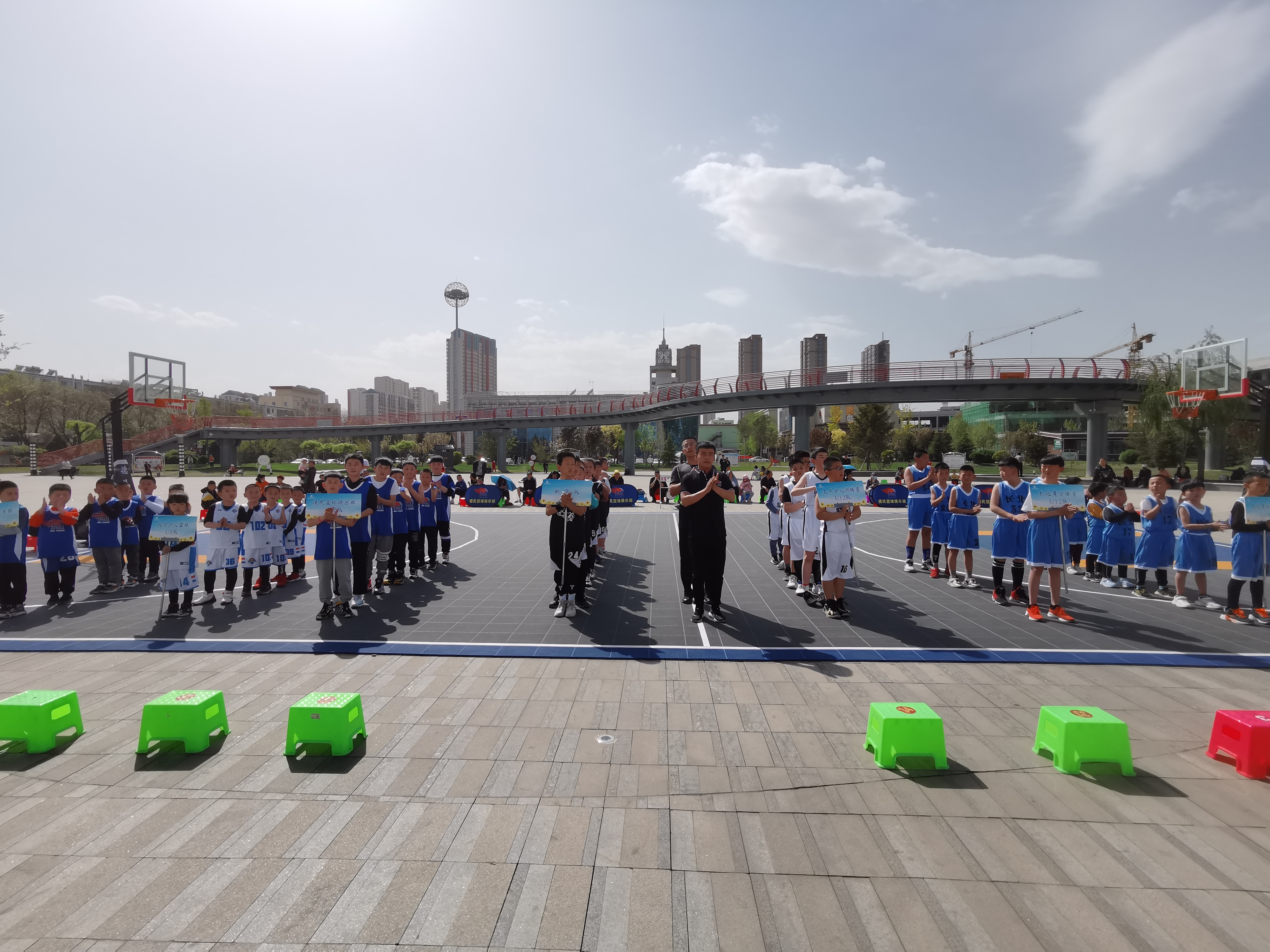 热爱“篮”不住  爱上小篮球