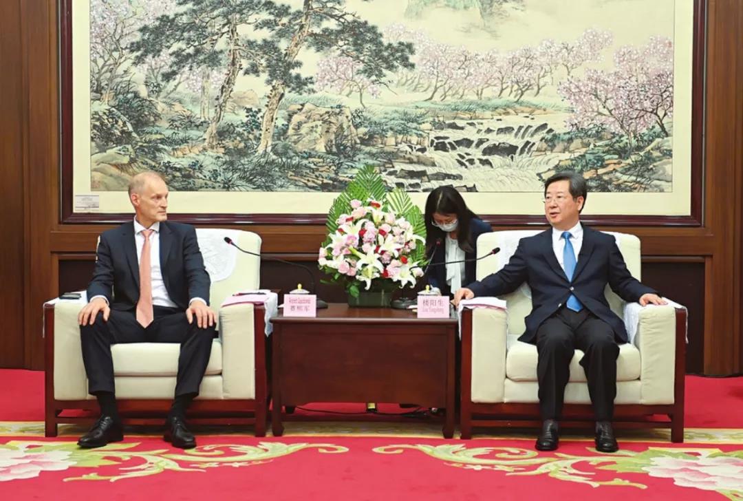 楼阳生会见波兰驻华大使赛熙军