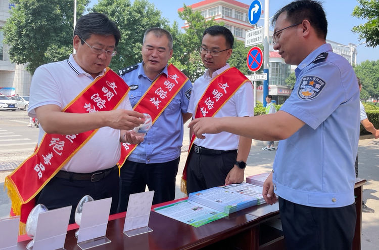 我区举行“6·26”国际禁毒日集中宣传活动