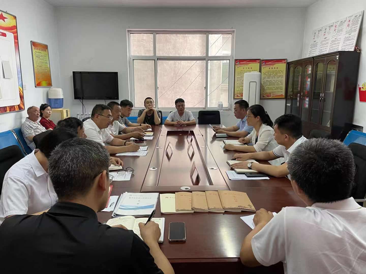 由长治市委组织部副部长王晓宁带队的调研组一行莅临我区，就基层党建工作进行调研