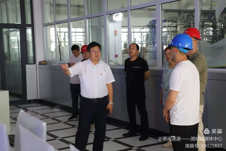 秦苏良在莱茵衣藻项目现场办公