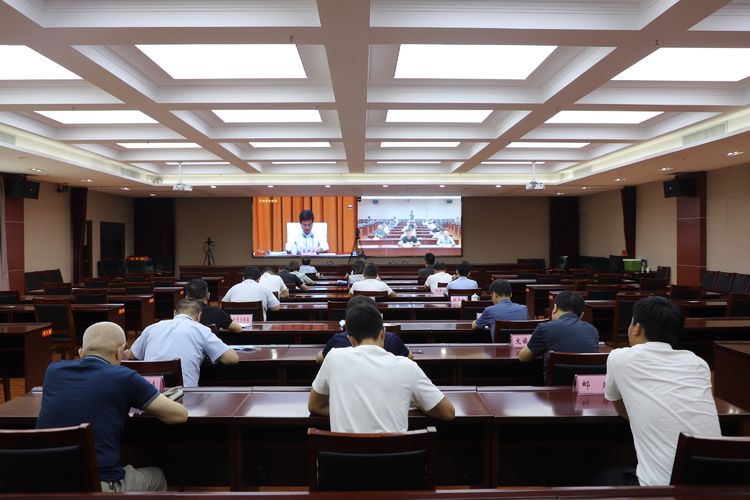 我区组织收听收看全省“四好农村路”和三个一号旅游公路建设工作推进电视电话会