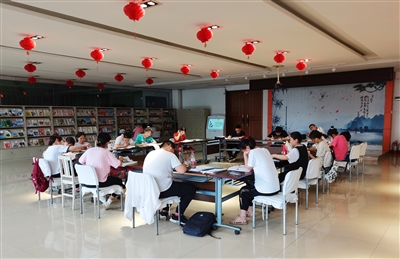 区图书馆：开启暑期“书式”学习生活