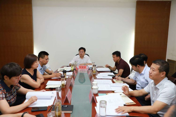 区委常委会召开会议