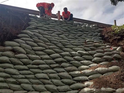 潞城公路段： 迅速处治冲沟隐患 保障公路安全畅通