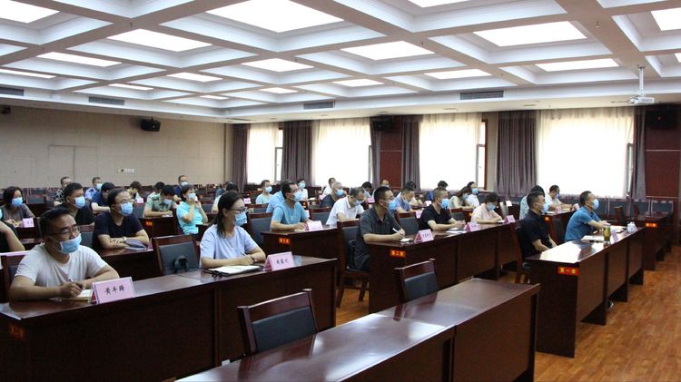 我区收听收看国务院联防联控机制全国新冠肺炎疫情防控工作电视电话会