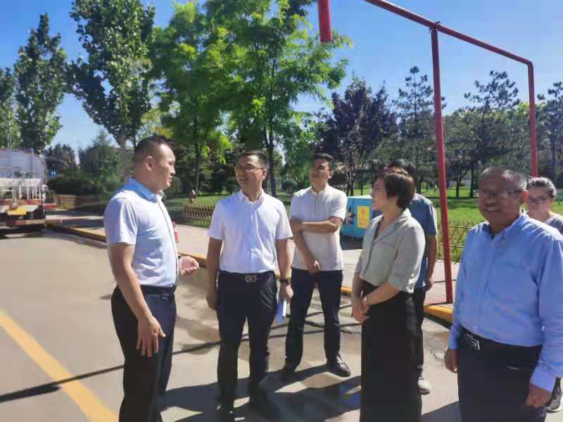 区委常委、政法委书记李振亚就文明交通综合治理情况进行调研