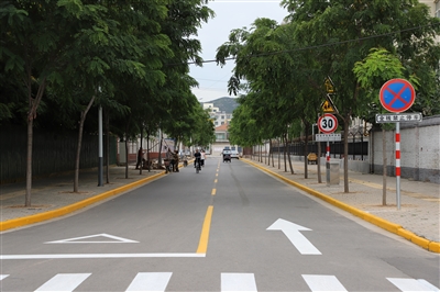 改造提升小街巷 增添群众获得感 ——我区小街巷文明交通综合治理有序推进