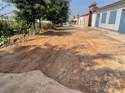 区城市管理综合行政执法局（筹）： 为村民铺好“幸福路”