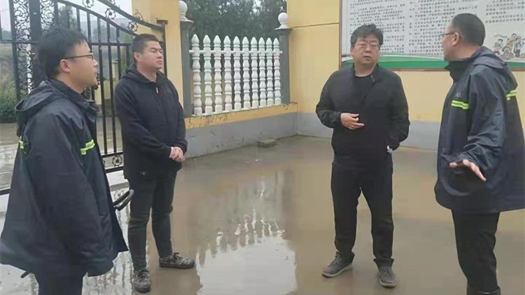 秦苏良督导检查防汛和地灾防治工作