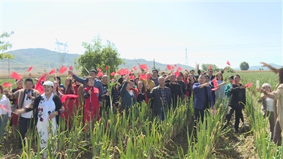 为“葱乡”代言 为祖国歌唱