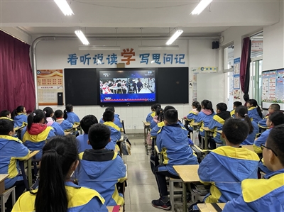 今天，我们都是“追星族”