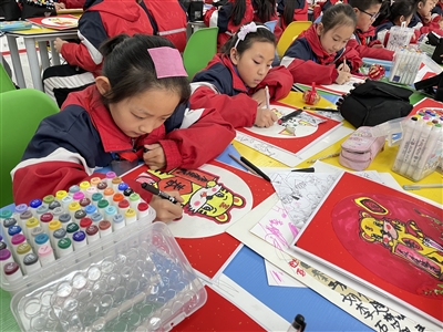 城关小学：虎年画虎迎新年