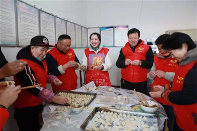 义工协会：敬老院里暖意融