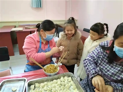 府前幼儿园：冬至饺子乐童心