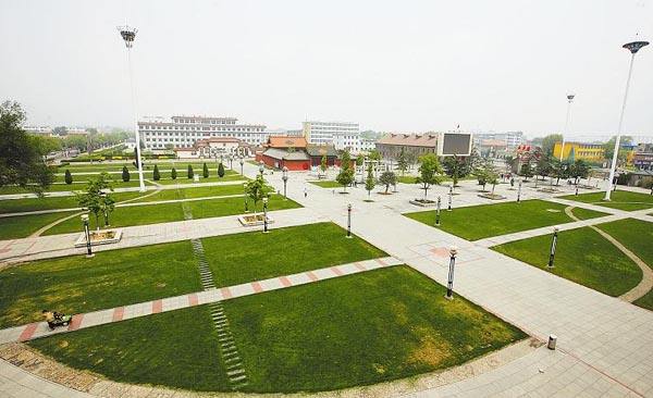 第五届潞城市道德模范暨第一届文明家庭颁奖典礼在潞城电视台演播厅举行