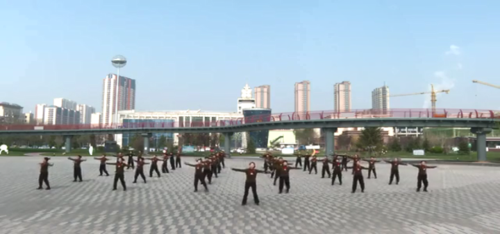 以舞献礼建党百年