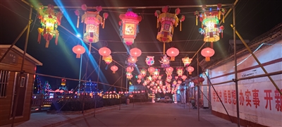 手工灯笼高高挂 张灯结彩庆元宵