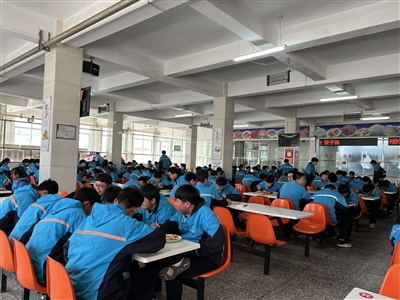 “光盘行动”进校园 勤俭节约好风尚