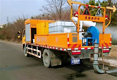 潞城公路段： 迎战扬沙天气 统筹湿化除尘