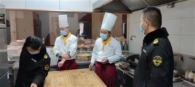 强监管 严防控 筑牢舌尖“防疫墙”