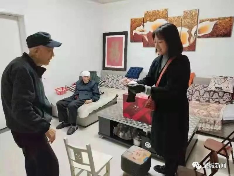 把青春奉献给社区 把温暖传递给居民——记区二届人大代表杨慧