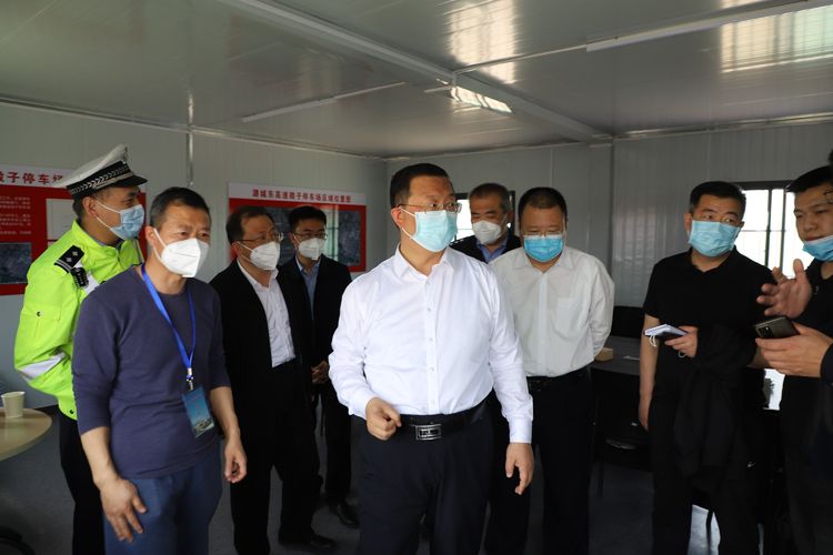 丁利军在我区就疫情防控工作进行检查指导