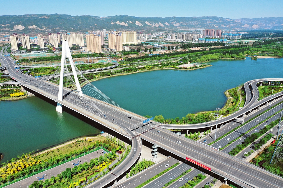 今日汾水更欢畅