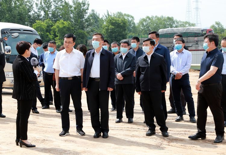 市委书记杨勤荣带队深入我区观摩项目建设推进情况