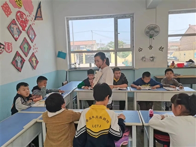 申海平：守护“折翼天使”二十载