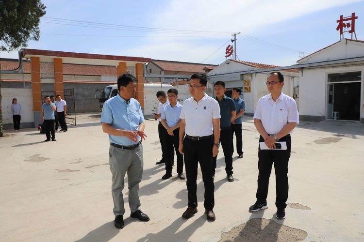 段尧刚在成家川街道调研