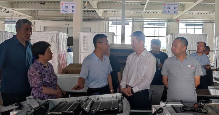 王卫军带队在我区就“不断完善创新平台体系，加快建设创新型城市”进行专题调研