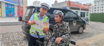 区公安分局交警大队在主城区内开展电动自行车交通违法专项整治行动