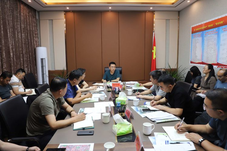 我区召开东关正街片区改造征迁方案讨论会议