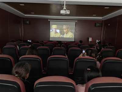 看红色电影 立爱国之志