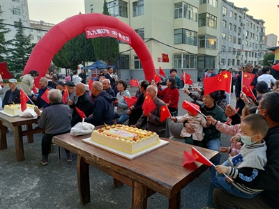 九九重阳节 浓浓敬老情