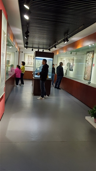 跨越千年时光 展现时代风采 ——区文物博物馆举办“时光千年 盛世华诞”岩彩壁画专题展