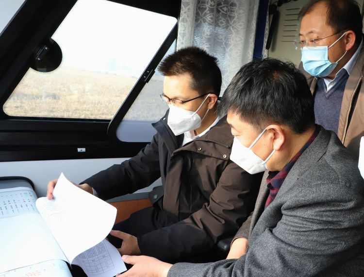 黄国珍在我区调研铁路沿线安全环境治理情况