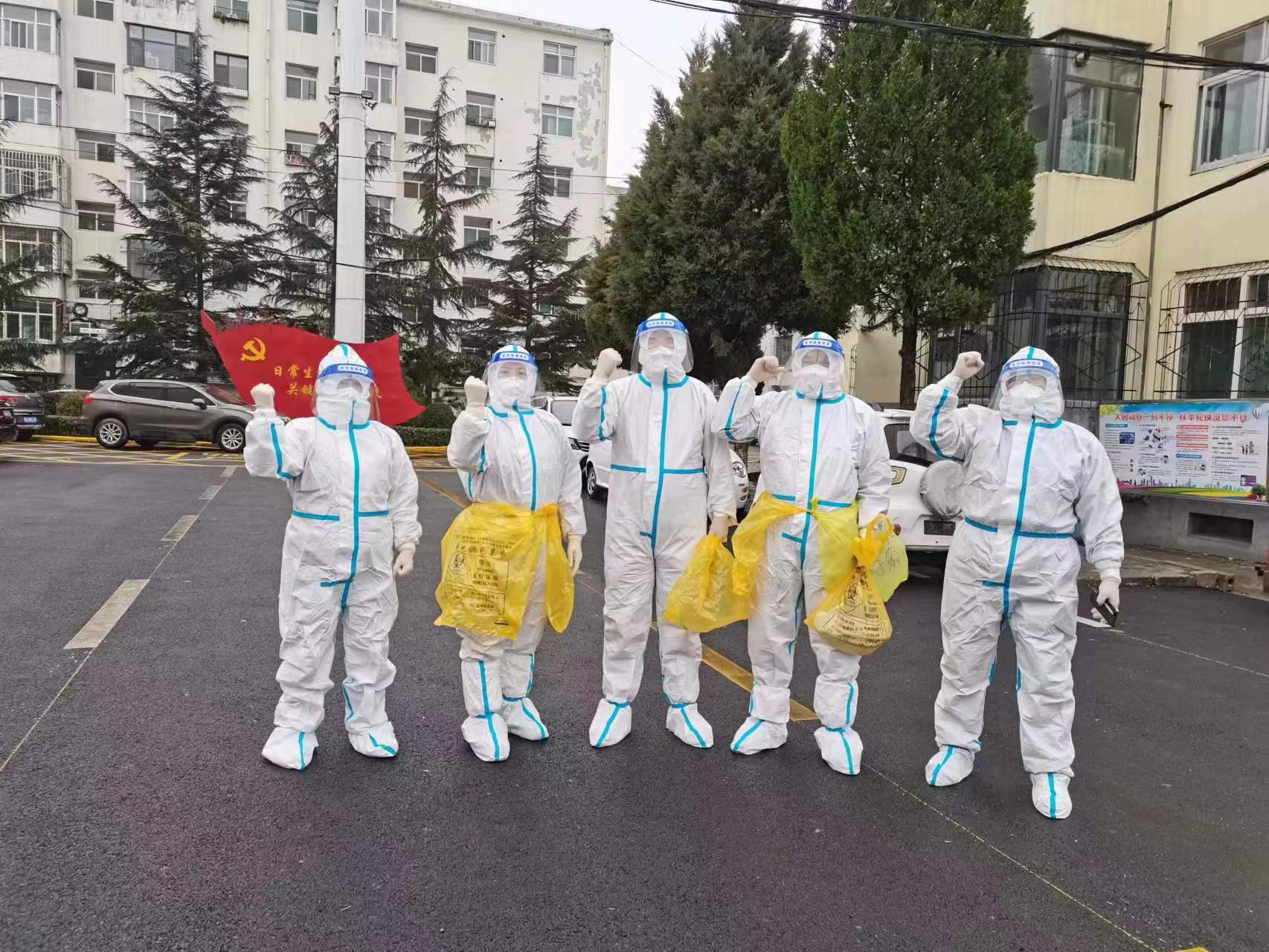 【以“艺”战“疫” 】充满爱的小城