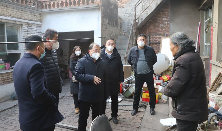 柴哲在东关正街片区改造征迁现场调研