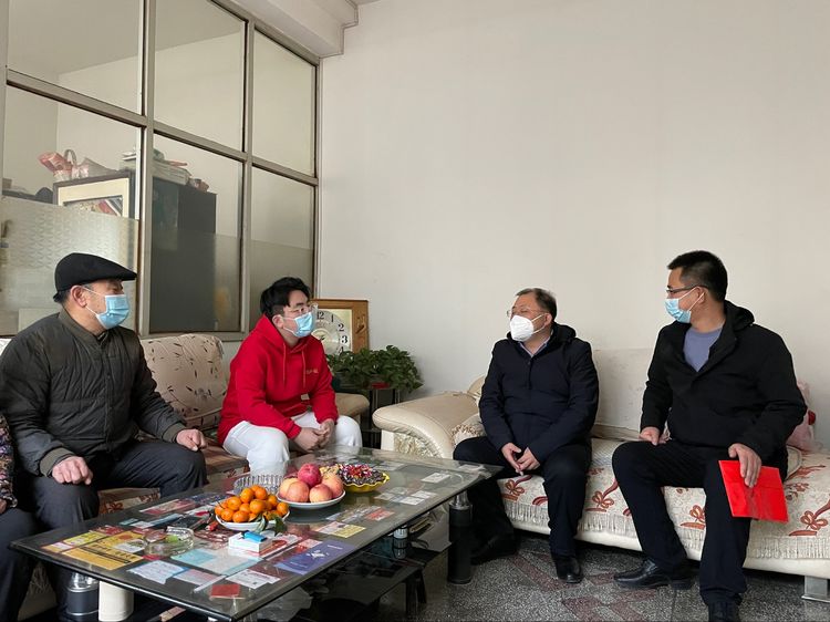 柴哲走访慰问我区困难群众